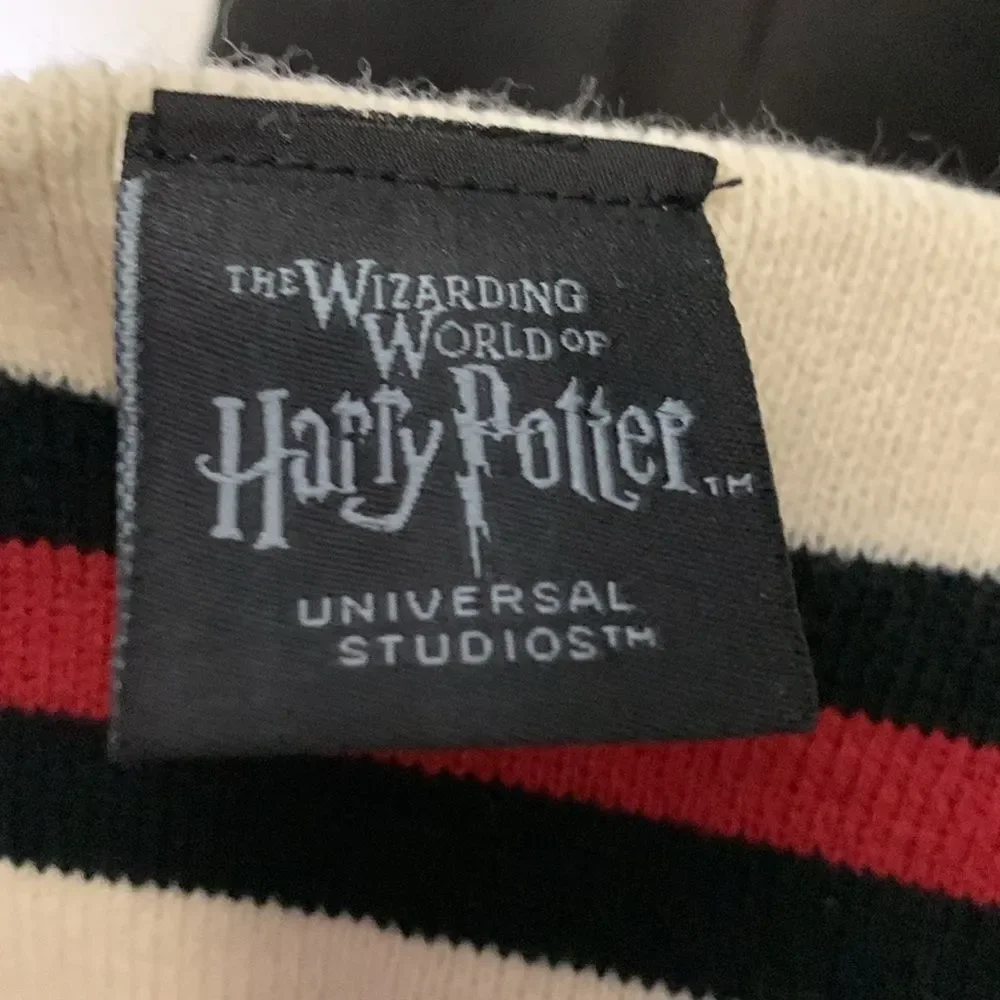 Universal Studios Wizarding World Of Harry Potter Ivory Red Black Knit Scarf